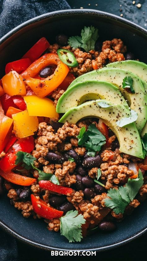 This Mexican Ground Turkey Skillet is a must-try for fans of bold, hearty flavors. Packed with chili powder, cilantro, and creamy avocado, it’s a simple ground turkey recipe ideal for meal prep. Save this easy recipe today and click through for 40+ more recipes! Ground Turkey Pasta Recipes, Ground Turkey Skillet, Turkey Skillet, Ground Turkey Recipe, Ground Turkey Meal Prep, Ground Turkey Pasta, Ground Turkey Recipes Easy, Turkey Pasta, Smoked Turkey Recipes