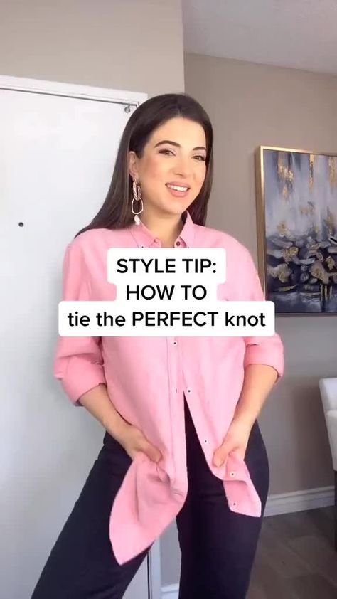 Tie A Shirt, Shirt Knot, Stile Hijab, Shirt Hacks, Backpack Hiking, Hiking Quotes, Diy Vetement, Diy Fashion Hacks, Hiking Fashion