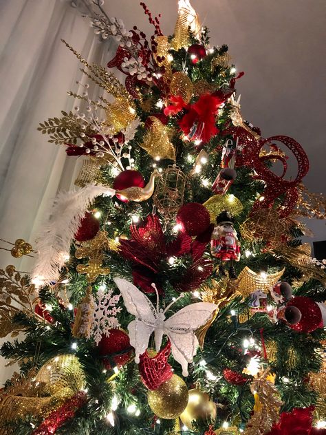 Red, gold and crystal tree #redgoldcrystal Crystal Tree, Red Gold, Christmas Tree, Holidays, Holiday Decor, Crystals, Christmas, Red, Gold