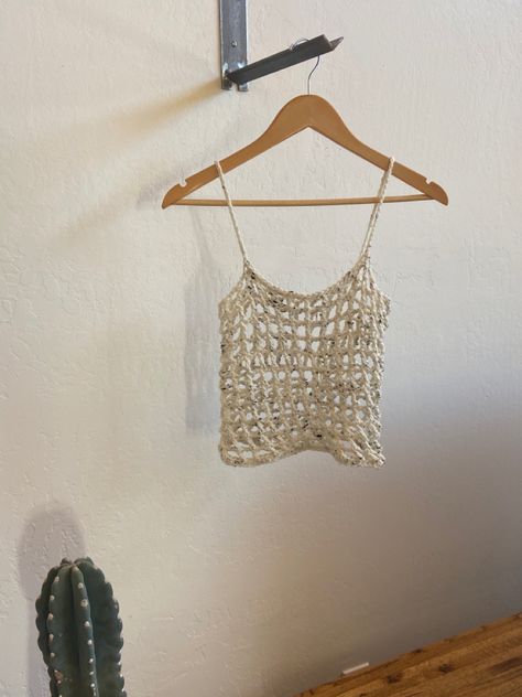 Mesh Crochet Tank Top, Crochet Mesh Tank Top Free Pattern, Crochet Inspo Aesthetic, Crochet Mesh Top, Tank Top Crochet, Shirt Crochet, Tank Top Pattern, Fashion Crochet, Mesh Tank Top