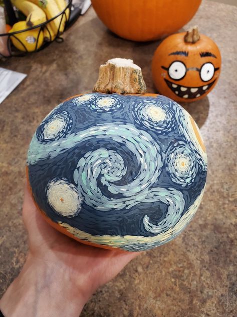 Painted Pumpkins Ideas Aesthetic, Pumpkin Painting Starry Night, Night Sky Pumpkin Painting, Van Gogh Pumpkin Painting, Art On Pumpkins, Intricate Pumpkin Painting, Starry Night Pumpkin Painting, Witchy Painted Pumpkin, Pumpkins Ideas Painted