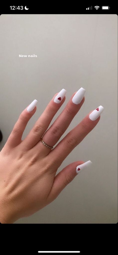 White Square Nails With Red Heart, White With Hearts Nails, Nail Art White Base, White Nails With Purple Heart, Nail Inspo Red And White, White And Red Heart Nails, White Nails With Heart On Ring Finger, White And Red Valentines Nails, Red Nails White Heart