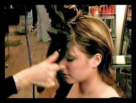 Bang Blowout: How to Blowdry Bangs (Even if You Have a Cowlick), with NYC Hair Stylist Eva Scrivo - Beautygeeks How To Wear Bangs, Blowdry Bangs, 1980s Cheerleader, Blow Dry Bangs, Bangs Video, Cut Bangs Tutorial, Styling Bangs Tutorial, Style Bangs, Bangs Tutorial