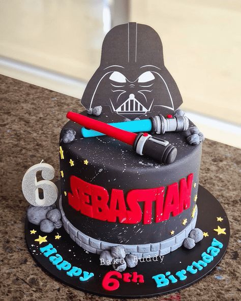 Dark Vader Cake Ideas, Dark Vader Birthday Party Ideas, Earth Vader Cake, Darth Vader Cake Ideas, Darth Vader Birthday Party Ideas, Darth Vader Party Decorations, Pastel Darth Vader, Darth Vader Cakes, Star Wars Cakes Birthday Boys