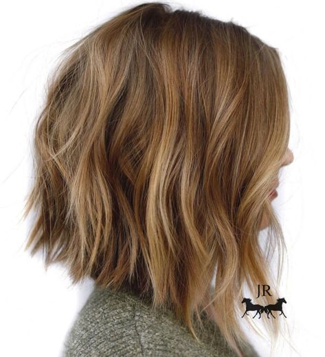 Medium Angled Bobs, Messy Bob Haircut, Medium Bob Haircut, Angled Bob Hairstyles, Messy Bob Hairstyles, Messy Bob, Medium Bob Hairstyles, Honey Hair, Hair Help