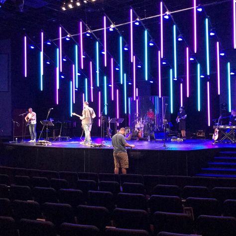 Led Lighting Design, Lighting Design Ideas, Stage Lighting Design, Pixel Led, Church Stage Design Ideas, Concert Stage Design, Light Grid, Church Interior Design, Stage Design Ideas