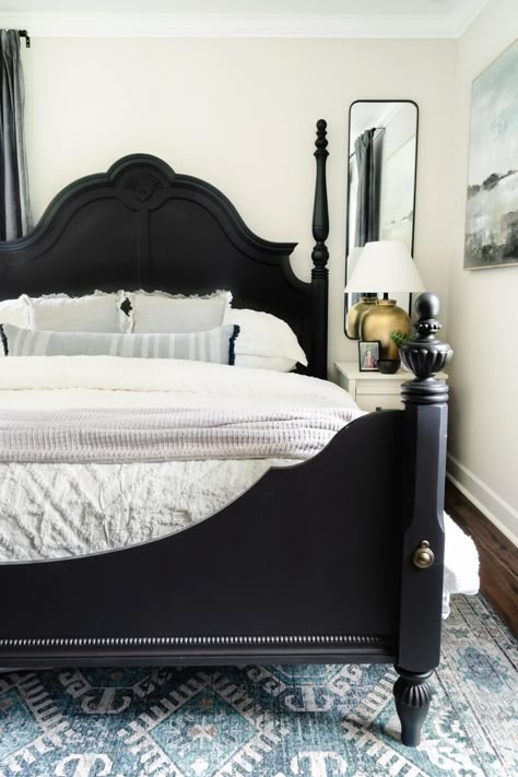 Black Walls Bedroom, Black Bed, Black Bedroom Furniture, Window Treatments Bedroom, Black Headboard, Classic Interior Design, Simple Bed, Tiny Bedroom, Black Bedding