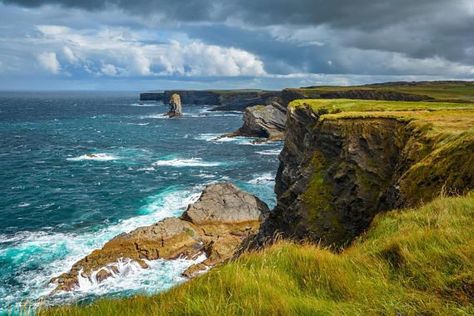 Kilkee Cliffs, Irish Landscapes, Vacation Europe, Ireland Photography, County Clare, Irish Landscape, Ireland Landscape, Natural Structures, Ocean Landscape