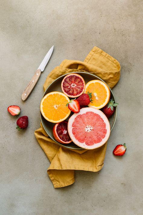 Stone backdrops > Backdrop "Lagos" Buy from e-shop Healthy Fruit Drinks, Rethink Your Drink, Breakfast Drinks Healthy, Food Photography Fruit, Food Art Photography, Fruit Photography, Food Photography Styling, The Roots, Juicing Recipes