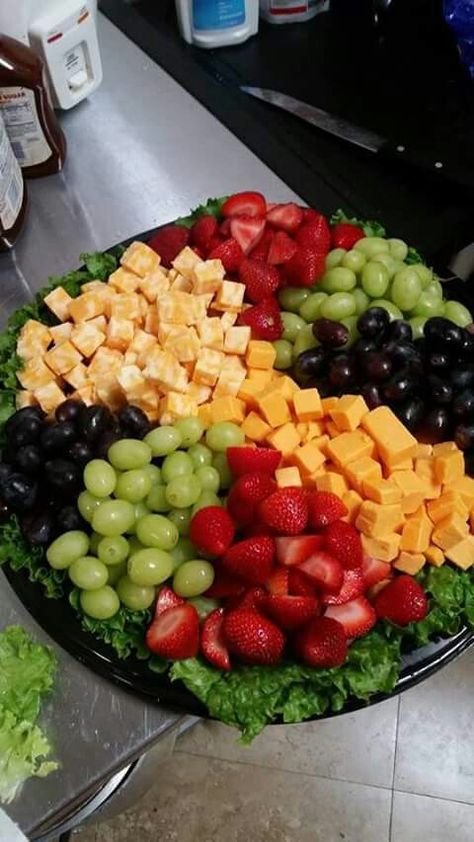 Fruit And Meat Tray Ideas, Fruit Cuterie Board, Boho Fruit Tray, Fruit And Veggie Easter Tray, Round Fruit Tray Ideas, Set Up Food Table Party Ideas, Fruits And Cheese Platter, Salad Tray Ideas For Party, Fruit Tray Ideas For Large Crowd