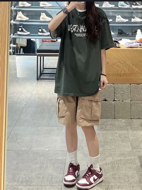 Street Wear Shorts Outfit, Aesthetic Boyish Outfit, T Shirt And Cargo Pants Outfit, Baggy Short Outfits, Summer Boyish Outfits, Filipino Outfits Street Styles, Low Visual Weight Outfit, Outfit Ideas Gender Neutral, Baggy Shirt And Shorts