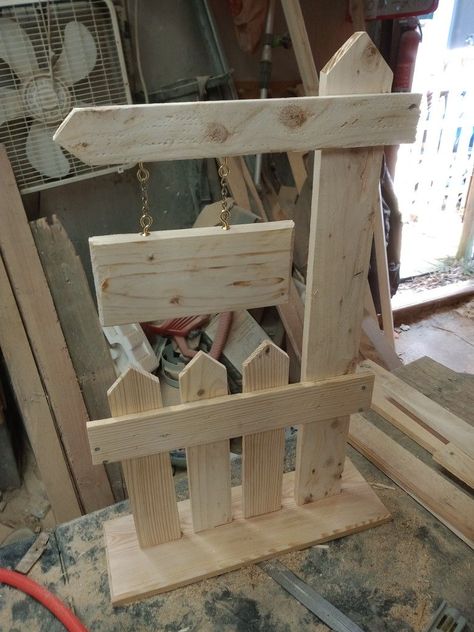 Woodshop Project Ideas, Fun Wood Projects Woodworking, Easy Things To Build Out Of Wood, Wooden Garden Art Diy, Diy Wood Gift Projects, 2x12 Projects Wood, Furniture Building Plans, Pressure Treated Wood Projects, Trending Wood Projects