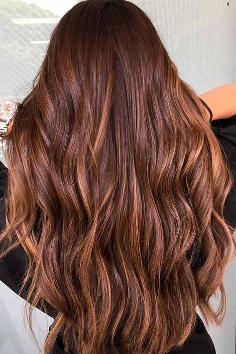 Highlights for Dark Brown Hair Color Tiger Eye: 15 Stunning New Ideas ❤ Fabulous Brown Hair with Blonde Highlights picture2 ❤ See more: http://lovehairstyles.com/highlights-for-dark-brown-hair-tiger-eye/Highlights for dark brown hair are extremely versatile, in case you didn’t know that. Everything depends on the effect you desire to get. If you want your hair to look more natural, then you should go for something subtle. Hazelnut Hair Color, Hazelnut Hair, Coffee Brown Hair, Highlights For Dark Brown Hair, Gold Hair Colors, Color Highlights, Hair Color Auburn, Caramel Highlights, Dark Brown Hair Color