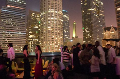 Los Angeles Night Life, La Night Life, Los Angeles Rooftop, Los Angeles Nightlife, Los Angeles Party, Los Angeles Bars, Grad Trip, Club Nightclub, Los Angeles Aesthetic