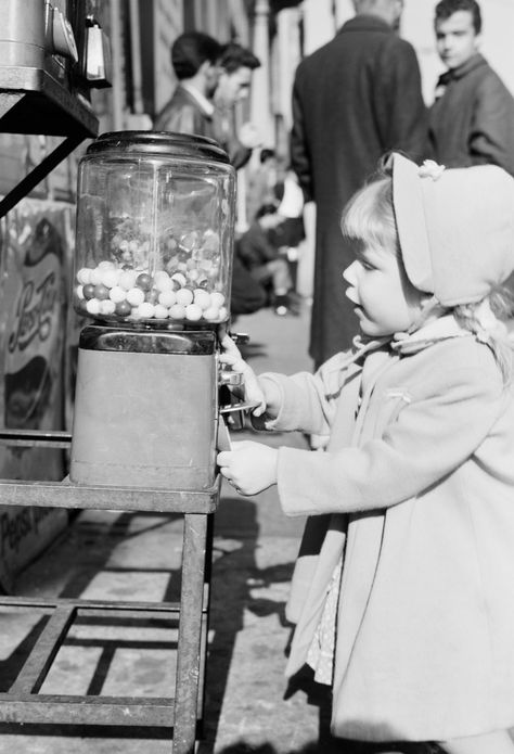 27 Things '60s Kids Did That Would Horrify Us Now - Insane Things That Were Acceptable for Children in the 1960s Penny Ball, Gum Machine, Blowing Bubbles, Childhood Days, Big Thing, Vintage Memory, I Remember When, A Miracle, The Old Days