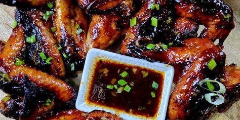 Baked Gochujang Chicken Wings Gochujang Chicken Wings, Marinated Chicken Wings, Baked Buffalo Wings, Gochujang Chicken, Gochujang Sauce, Chicken Wings Recipe, Protein Nutrition, Food Appetizers, Wings Recipe