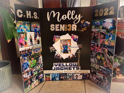 Senior night board idea Senior Night Softball Poster Board Ideas, Softball Senior Board Ideas, Tri Fold Poster Board Ideas Graduation, Posterboard Sign Ideas Diy, Graduation Party Poster Boards, Senior Tri Fold Board Ideas, Senior Night Posters Trifold, Cheer Senior Board Ideas, Senior Hockey Night