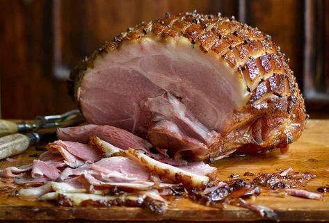 Glazed Ham with Maple and Mustard Cloves Recipes, Christmas Ham Recipes, Holiday Ham Recipes, Ham Glaze Brown Sugar, Fluffy Dinner Rolls, Ham Glaze Recipe, Mustard Recipe, Holiday Ham, Glazed Ham