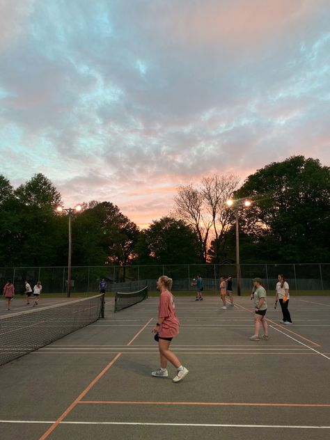 Tennis With Friends Aesthetic, Pickle Ball Tournament, Pickle Ball Aesthetic, Friend Group Activities, Summer Pickleball, Tennis Sunset, Tennis Friends, Pickleball Aesthetic, Pickleball Tournament