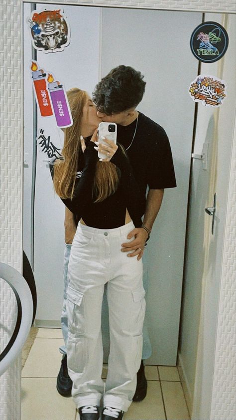 Teenage Couples, Boyfriend Instagram, Couple Fits, Couples Vibe, Boyfriend Photos, Cute Relationship Photos, Perfect Relationship, Cute Couple Poses, Boyfriend Goals