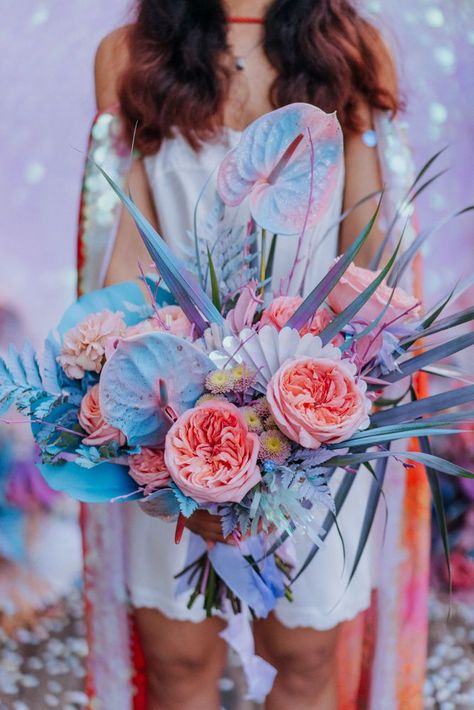 Holographic Bouquet, Iridescent Bouquet, Holographic Wedding, Wedding Flowers Pastel, Colourful Wedding Flowers, Pastel Wedding Bouquet, Iridescent Wedding, Bouquet For Bride, Bouquet Pastel