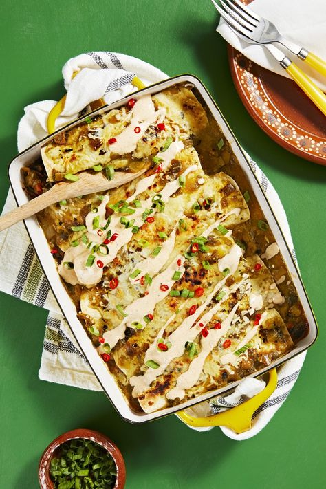 Easy vegetarian recipe with poblano pepper, black beans, and Monterey jack cheese | More recipes on www.HelloFresh.com Salsa Verde Enchiladas, Verde Enchiladas, Green Salsa Recipe, Poblano Pepper, Enchilada Bake, Green Chef, Enchiladas Recipe, Hello Fresh Recipes, Roll Ups Tortilla