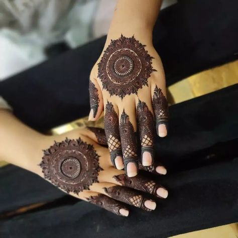 Bunches Mehndi Design, Mehndi Bunch, Birthday Loading, Pakistani Makeup Looks, Hina Design, Eid Mehndi Design, Baby Mehndi, Baby Mehndi Design, Pakistani Makeup