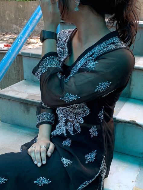 Chinkari Kurti Aesthetic, Aesthetic Desi Fits, Aesthetic Kurta, Style Outfits Summer, Summer Vibes Aesthetic, Desi Fits, Black Kurta, Traditional Aesthetic, Kurta For Women