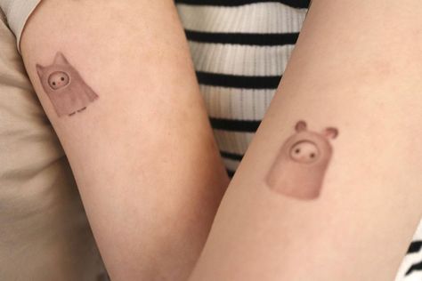 Smiski Tattoo, Sylvanian Families Tattoo, Calico Critters Tattoo, Tattoos For 3, Calico Critter Tattoo, Funny Sister Tattoos, Lps Tattoo, Cute Cartoon Tattoos, Non Permanent Tattoo