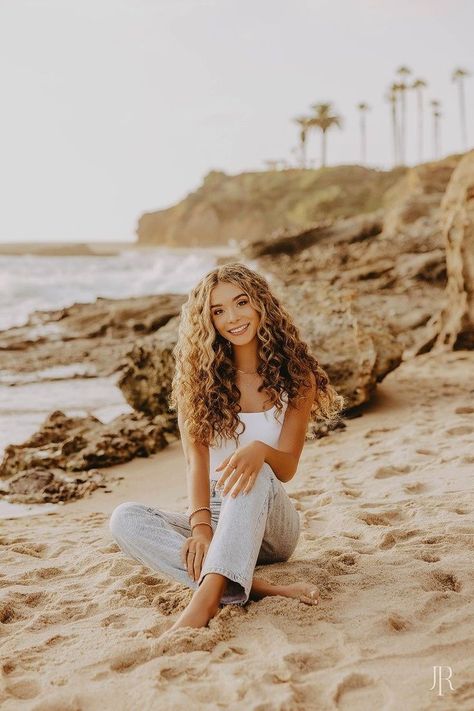 Step into Hope's senior portrait session and see how her carefully selected props for senior photos enhanced every image. Discover inspiration for beach senior photos, senior photo outfit ideas, and more in this collection of the dance team captain's senior pictures! Hawaiian Senior Pictures, Beach Portrait Poses, Senior Girl Posing Water, Cute Beach Senior Pictures, Senior Photos By Water, Senior Photos On The Beach, Single Beach Poses, Beach Grad Pics, Simple Senior Pictures