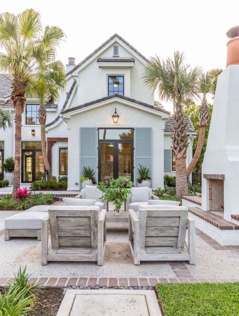 15 White House Blue Shutters Exterior Ideas White House Blue Shutters, Coastal Home Exterior, Coastal Exterior, Shutter Colors, House Shutters, Blue Shutters, Beach House Exterior, Shutters Exterior, Casa Exterior