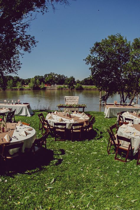 River Wedding Reception, Outdoor River Wedding, Picnic Table Wedding Reception, Outdoor Reception Seating, River Wedding Ideas, Lake Reception, Breakfast Wedding Reception, Backyard River, Lakeside Wedding Reception