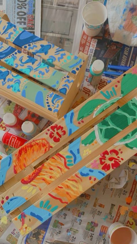 Bathing Suit Crate Painting, Swimsuit Crate, Beach Box Painting Ideas, Bikin Box Ideas, Bikinis Box Painting, Surf Room Decor, Beach Preppy, Summer Diy Projects, Beach Basket