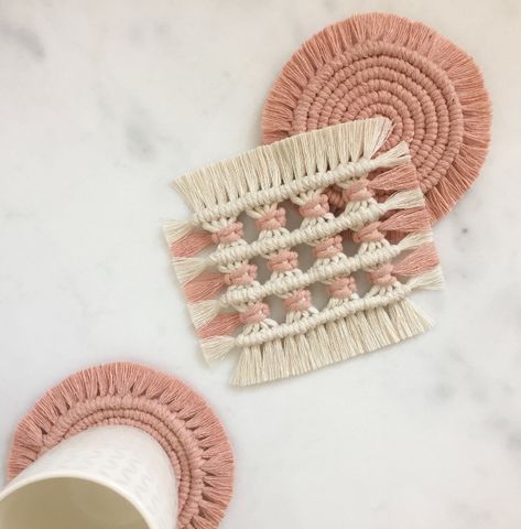 Macrame Square Coaster, Coaster Macrame, Macrame Square, Macrame Home, Pola Macrame, Macrame Coasters, Wood Beads Diy, Macrame Home Decor, Macrame Knots Tutorial