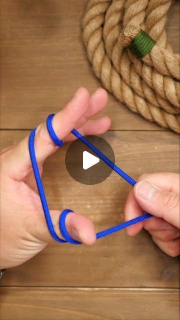 Tim on Instagram: "Prusik Knot 2 Ways! 
.
.
.
.
.
#weaversofeternity #paracord #paracord550 #bracelet #550paracord #fraternityofweavers #paracordlife #paracordlifestyle #paracordcommunity
#prusik #bestknots #knot #ropehack" Paracord Finishing Knots, Prusik Knot, Climbing Knots, Best Knots, Paracord Knots, 550 Paracord, August 17, Rock Climbing, Paracord