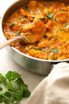 Cauliflower And Chickpea Curry, Vegetable Curry Recipes, Curry Recipes Vegetarian, How To Make Cauliflower, Cauliflower Dishes, Popular Dishes, Creamy Cauliflower, Vegetarian Curry, Cauliflower Curry