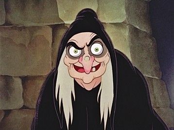 Ava the evil old witch who has no soul and feasts on the hearts of others. Queen Grimhilde, Snow White Witch, Makeup Witch, Snow White 1937, Witch Gif, Halloween Makeup Witch, Disney Evil Queen, Old Hag, Snow White Disney