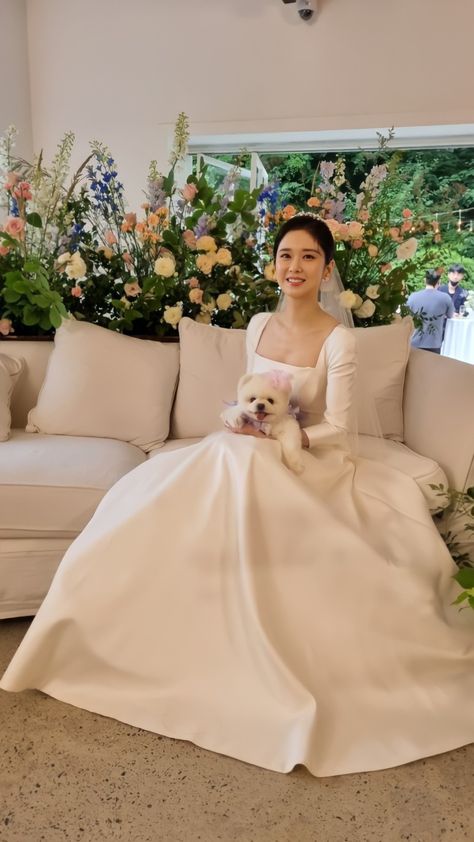 Jang Nara Wedding, Jang Na Ra, Korea Wedding Dress, Korean Bride, Jang Nara, Prewedding Ideas, Korean Wedding Dress, Dream Gown, Korean Wedding Photography