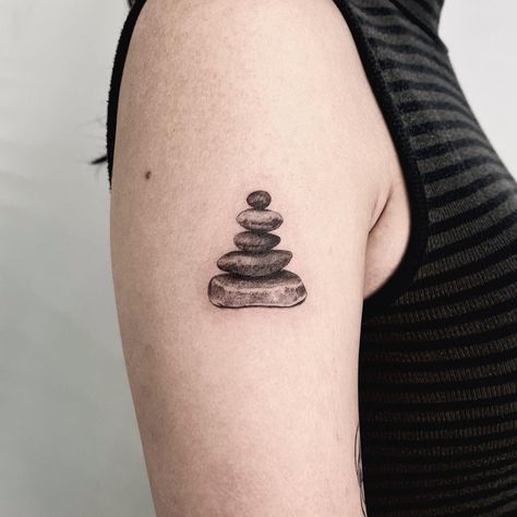 The cutest cairn. From my flash! Thanks Jasmine 😊🙏 #tattoos #blackandgreytattoo #microrealism #blackandgreyrealism #blackandgreyrealismtattoo #naturetats #cairntattoo #cairn #tattooartist #denvertattoo #denvertattooartist #denvertattoos #titletattoostudios #tattooshop #realismtattoo #microrealismtattoo Balancing Rocks Tattoo, Rocks Tattoo Stone, Cairn Tattoo, Stones Tattoo, Nature Tattoo Ideas, Temple Tattoo, Le Tattoo, Stone Tattoo, Rock Cairn