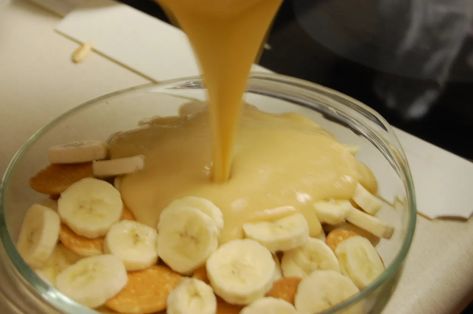 Vanilla Wafer Banana Pudding, Nilla Wafer Banana Pudding, Pudding From Scratch, Banana Pudding From Scratch, Easy Banana Pudding Recipe, Old Fashioned Banana Pudding, Homemade Banana Pudding Recipe, Keto Pudding, Magnolia Bakery Banana Pudding