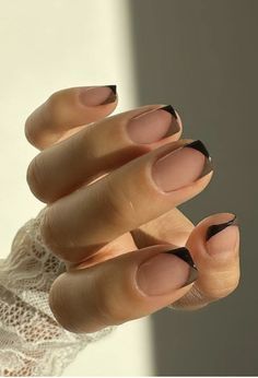 Neutral French Nails, Fall French Manicure, French Tip Nails Fall, Fall French Tips, Fall French Tip, French Tip Designs, Chic Manicure, French Tip Design, Tip Nails