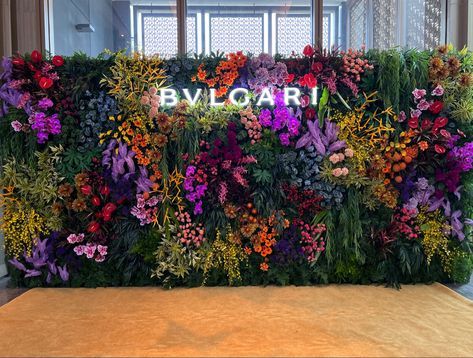 Gala Inspiration, Bar Backdrop, Garden Installation, Installation Ideas, Selfie Wall, Corporate Event Design, Wedding Backdrop Design, Flower Wall Backdrop, Flower Installation