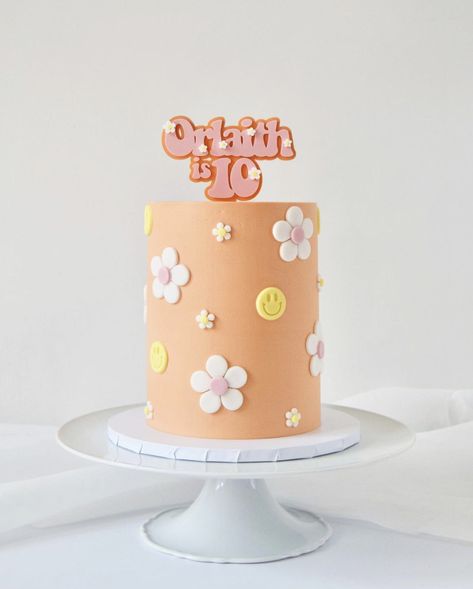 18th Birthday Cake 2023, Forever Groovy Birthday Cake, Groove One Birthday Cake, Five Is Vibe Cake, Groovy 10 Birthday Party, Groovy One Smash Cake And Cupcakes, Two Groovy Birthday Smash Cake, Groovy One Birthday Cake Ideas, It’s A Groovy One