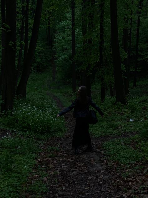 Forest Fairy Aesthetic Clothes, Forest Running, Dancing In The Forest, Forest Fairy Aesthetic, Goth Dancing, Green Witch Aesthetic, Faerie Aesthetic, Dark Core, Goth Vibes