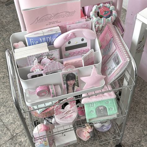 Mini Locker Decor, Mini Locker, Asian Room, Locker Ideas, Kpop Deco, Small Room Makeover, Room Wishlist, Ipad Essentials, Locker Decorations