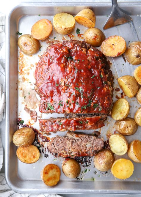 Meatloaf and Potatoes Sheet Pan Dinner - Completely Delicious Meatloaf And Potatoes, Meatloaf Topping, Potato Dinner, Sheet Pan Suppers, Best Meatloaf, Loaf Recipes, Pan Recipes, Favorite Comfort Food, Sheet Pan Dinners