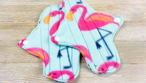 When it is that time of the month you will be glad that you made this simple sewing project. These reusable sanitary pads are great to have on hand when you are in a pinch. Plus you don't have to worry about adding to environmental waste with these. Things To Sew And Sell, Reusable Sanitary Pads, Sew And Sell, Beginner Sewing Projects, Things To Sew, Profitable Crafts, Easy Crafts To Sell, Sewing To Sell, Bows Diy Ribbon