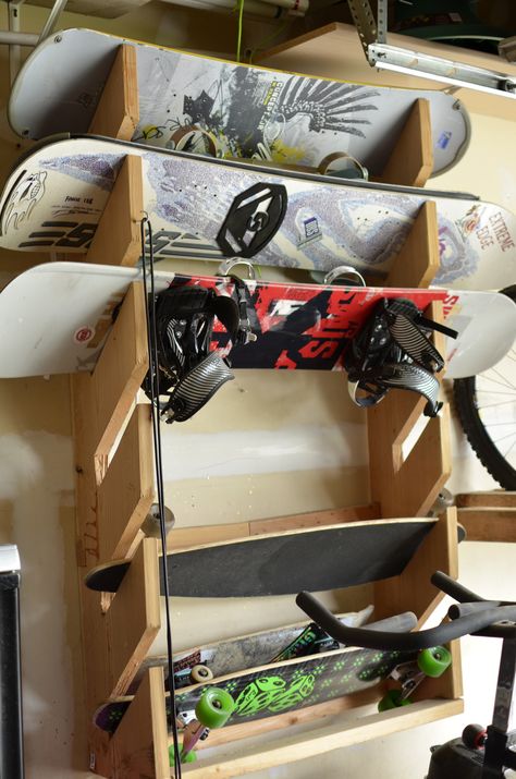 Snowboard Rack Diy, Snowboard Girl Style, Snowboard Decor, Ski Outfits For Women, Snowboard Rack, Snowboard Storage, Gear Room, Snowboard Racks, Snowboard Design