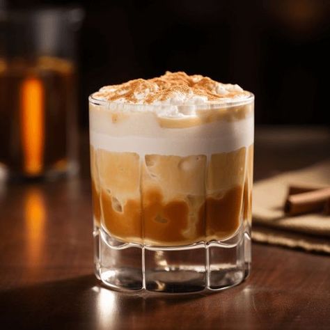 The Bourbon Cream is a rich, creamy, and sweet cocktail. The bourbon gives it a strong, robust flavor, while the cream and sugar add a smooth, velvety sweetness. It has a hint of vanilla and caramel, making it a decadent treat. Bourbon Cream Recipes, Bourbon Cream Drinks, Bourbon Cream Cocktail, Caramel Cocktail, Bourbon Drinks Recipes, Whiskey Drinks Recipes, Sweet Cocktail, Bourbon Recipes, Yummy Cocktails