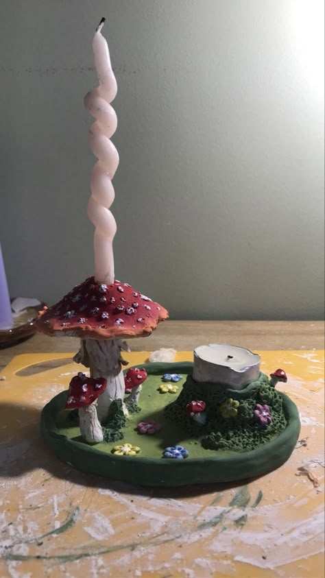 Pottery Ideas Alt, Mushroom Clay Ashtray, Clay Tealight Holder Diy, Clay Art Mushroom, Simple Sculpture Ideas, Candles Aesthetic Diy, Clay Crafts Mushroom, Mushroom Clay Sculpture, Mushroom Clay Art